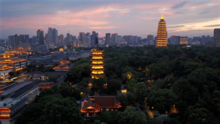 「天宁」蓝调双塔辉映夜景