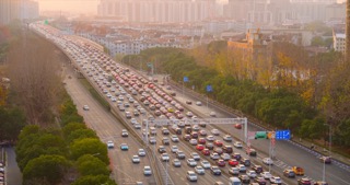 「新北」市区清晨车流